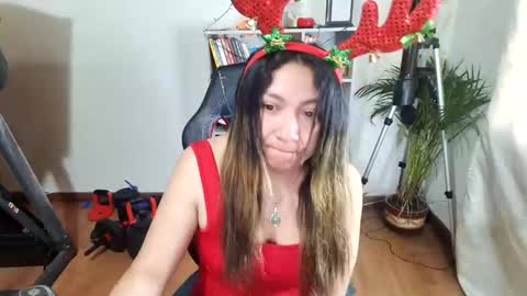 Snapshot of vellarossa chatting on 12.21.24 Im VelaI will be Christmas and New Year with my family December 22 to January 13 I will miss you guys. online show from 12.21.24
