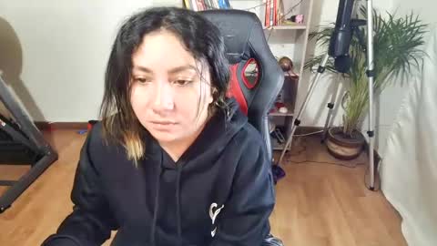 Snapshot of vellarossa chatting on 01.20.25 Im VelaI will be Christmas and New Year with my family December 22 to January 13 I will miss you guys. online show from 01.20.25