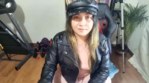 Snapshot of vellarossa chatting on 02.01.25 Im VelaI will be Christmas and New Year with my family December 22 to January 13 I will miss you guys. online show from 02.01.25