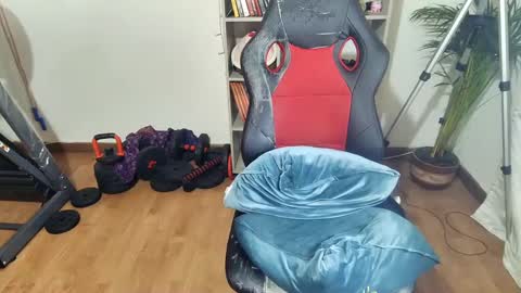 Snapshot of vellarossa chatting on 02.22.25 Im VelaI will be Christmas and New Year with my family December 22 to January 13 I will miss you guys. online show from 02.22.25