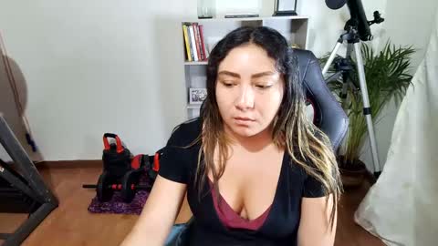 Snapshot of vellarossa chatting on 03.02.25 Im VelaI will be Christmas and New Year with my family December 22 to January 13 I will miss you guys. online show from 03.02.25