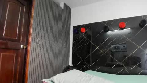 Snapshot of vellotouch chatting on 01.06.26 Vello online show from 01.06.26