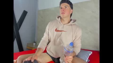 Snapshot of vellotouch chatting on 01.12.26 Vello online show from 01.12.26