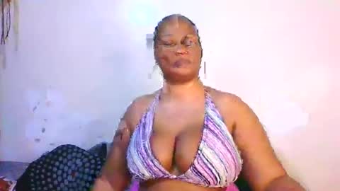 Snapshot of velour_eclipse chatting on 09.18.25 velour_eclipse online show from 09.18.25