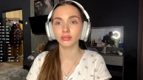 Nia online show from 04.08.26