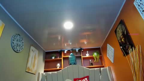 Isabella  online show from 12.22.25