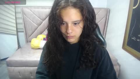 velvet_moon_v online show from 09.09.25