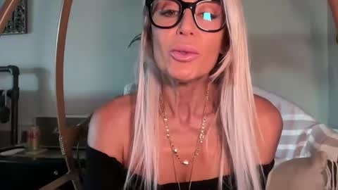 VelvetBarbie online show from 01.05.26