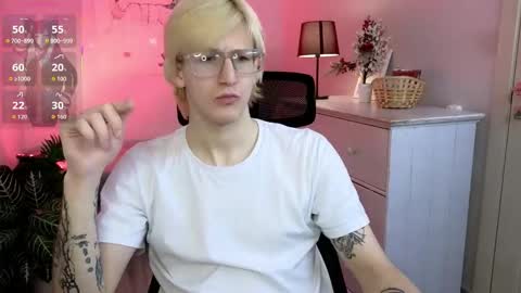 Snapshot of velvetbite chatting on 01.13.26 velvetbite online show from 01.13.26