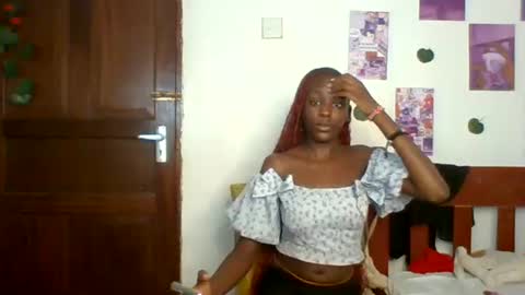 Snapshot of velvetdesiree chatting on 06.22.26 velvetdesiree online show from 06.22.26