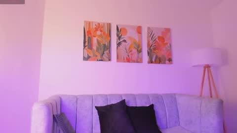 Snapshot of velvetnoir__ chatting on 04.14.26 online show from 04.14.26