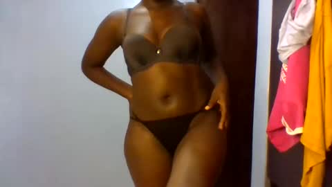 Snapshot of velvetreign12 chatting on 05.29.26 Erica online show from 05.29.26