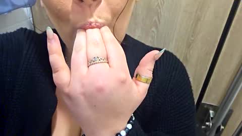 velvetroulette online show from 11.05.25