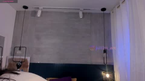 Snapshot of velvettease_ chatting on 05.17.26 velvettease_ online show from 05.17.26