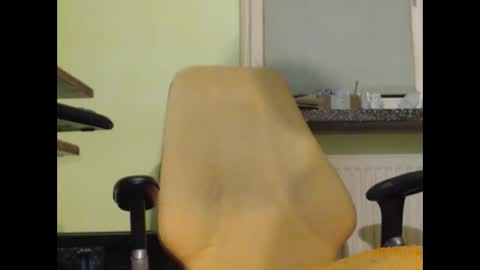 Snapshot of vendi1 chatting on 01.03.25 vendi1 online show from 01.03.25