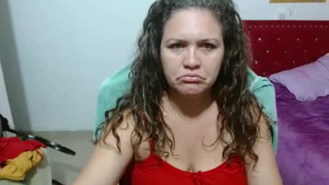 Snapshot of venecasexy44 chatting on 04.22.26 venecasexy44 online show from 04.22.26
