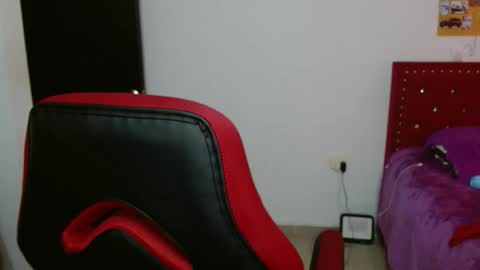 Snapshot of venecasexy44 chatting on 04.23.26 venecasexy44 online show from 04.23.26