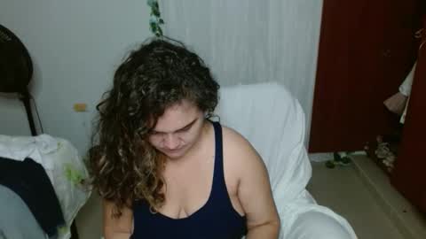 Snapshot of venecasexy44 chatting on 04.28.26 venecasexy44 online show from 04.28.26