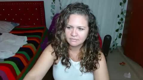 Snapshot of venecasexy44 chatting on 05.18.26 venecasexy44 online show from 05.18.26