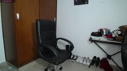 Venelope 3 online show from 01.14.25