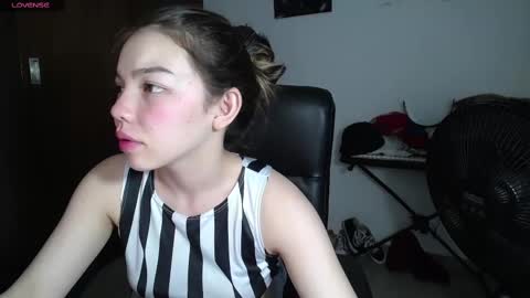 Venelope 3 online show from 02.13.25