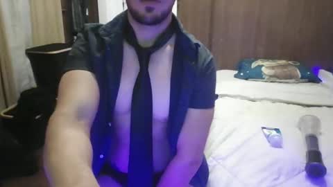 Snapshot of venezuelan420 chatting on 10.15.25 venezuelan420 online show from 10.15.25