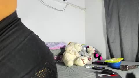 vennuss01 online show from 03.25.26