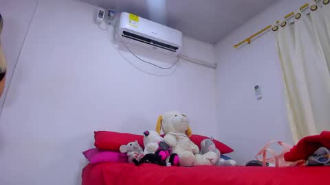 vennuss01 online show from 04.07.26