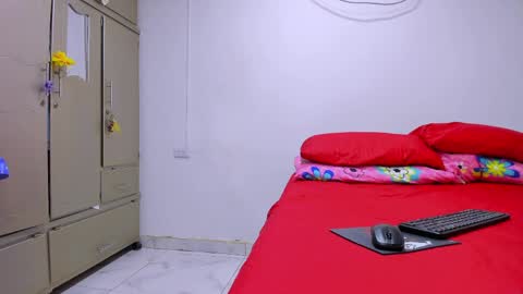 vennuss01 online show from 04.11.26