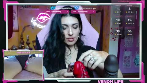 Snapshot of venomouslips chatting on 09.12.25 VenomLips online show from 09.12.25