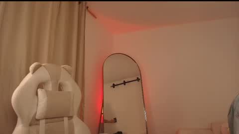 Snapshot of venus_art11 chatting on 09.21.25 venus_art11 online show from 09.21.25