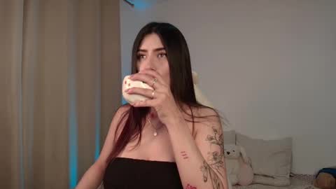 Snapshot of venus_art11 chatting on 11.18.25 venus_art11 online show from 11.18.25