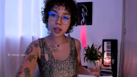 Snapshot of venus_azul chatting on 10.01.25 JulietaIndependent Model venus azul online show from 10.01.25