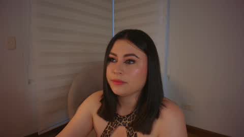 Snapshot of venus_leroy chatting on 10.22.25 Venus online show from 10.22.25