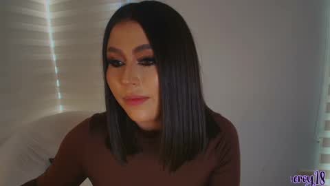 Snapshot of venus_leroy chatting on 10.31.25 Venus online show from 10.31.25