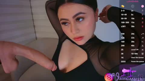 Snapshot of venus_leroy chatting on 11.30.25 Venus online show from 11.30.25