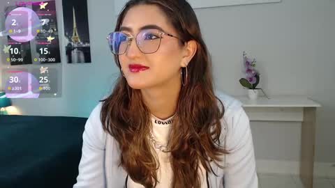 Mia online show from 09.20.25