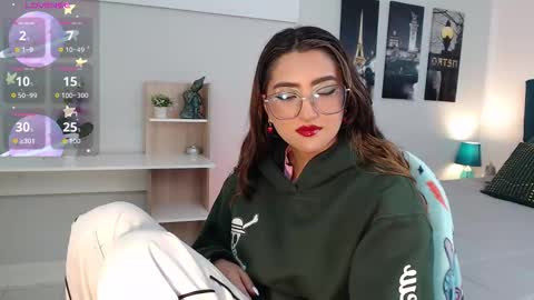 Mia online show from 10.02.25