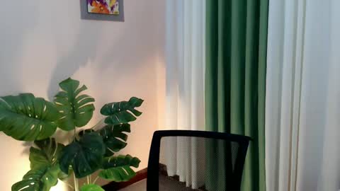 Venus Sunrise Bombshell online show from 01.07.25