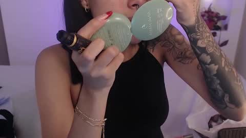 Venus Evans online show from 02.10.25