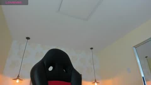 Snapshot of venusgreys1 chatting on 06.24.26 VENUS online show from 06.24.26