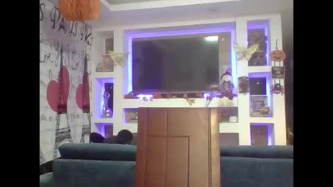 VENUSINA07 online show from 10.19.25