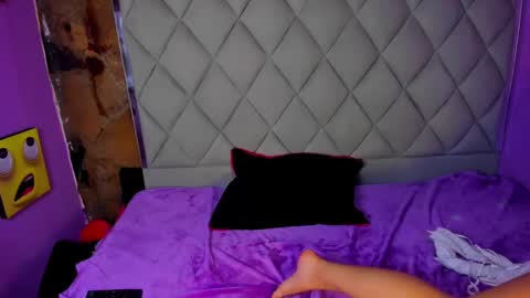 Venusowen  online show from 01.28.25