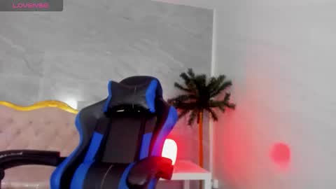 Snapshot of venuss09_s chatting on 11.06.25 venuss online show from 11.06.25