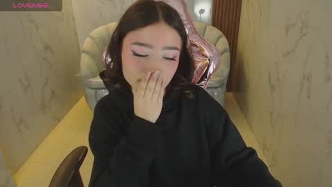 Snapshot of venuss09_s chatting on 12.14.25 venuss online show from 12.14.25