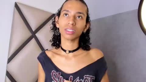 venuss_03 online show from 10.24.25