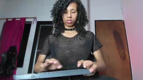 venuss_03 online show from 07.12.26