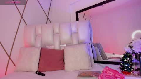 VENUS online show from 12.20.25