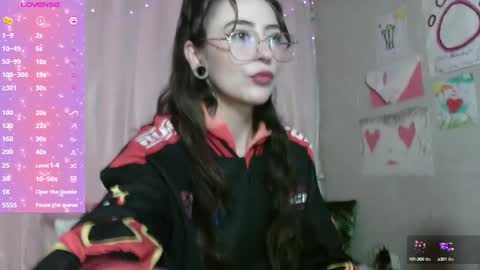 Snapshot of venuzxx chatting on 02.20.25 . . online show from 02.20.25
