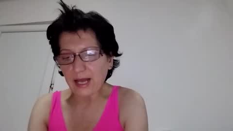 Snapshot of vera_elle chatting on 10.21.25 Vera online show from 10.21.25